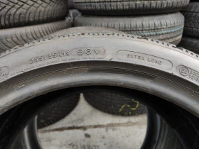 Гуми Зимни 225/40R19, снимка 10
