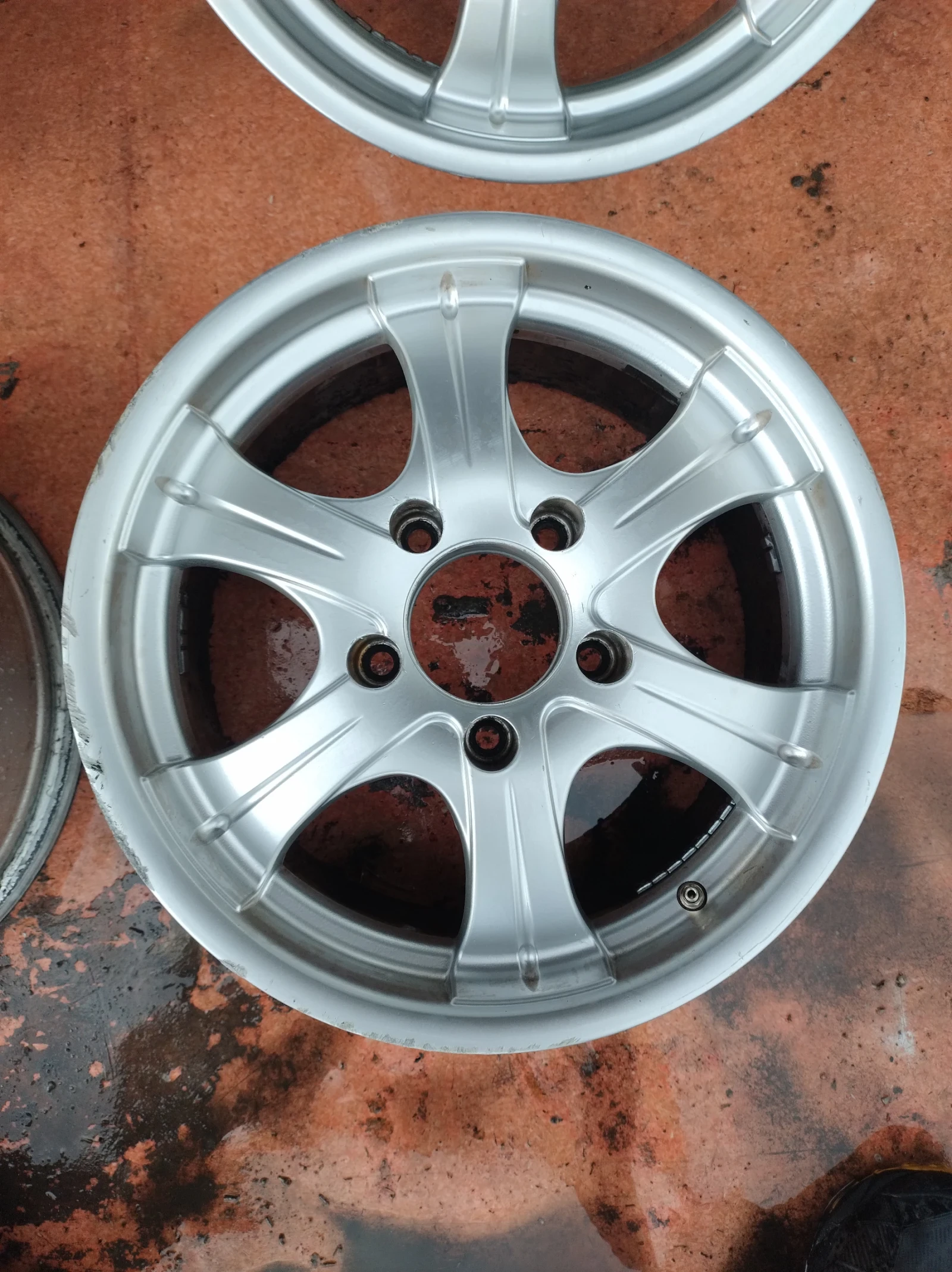 ������ | Mobile.bg � ����������� 4