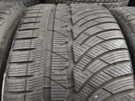 Гуми Зимни 225/40R19, снимка 2 - Гуми и джанти - 43942590