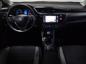 Toyota Auris, снимка 6