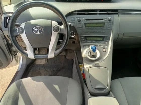 Toyota Prius 1.8 HYBRID, снимка 8