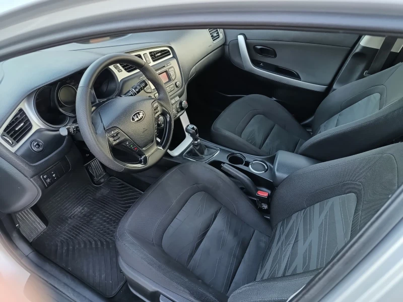 Kia Ceed 1.4 CRDI 90kc 6ck, снимка 6 - Автомобили и джипове - 47915621