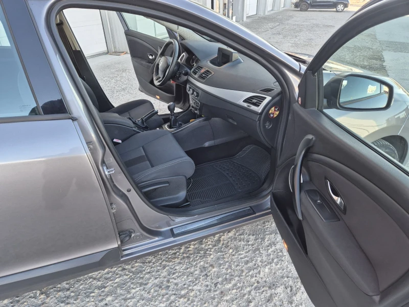 Renault Megane 1.6/ГАЗ 110к.с. * 6 скорости* , снимка 12 - Автомобили и джипове - 48087940