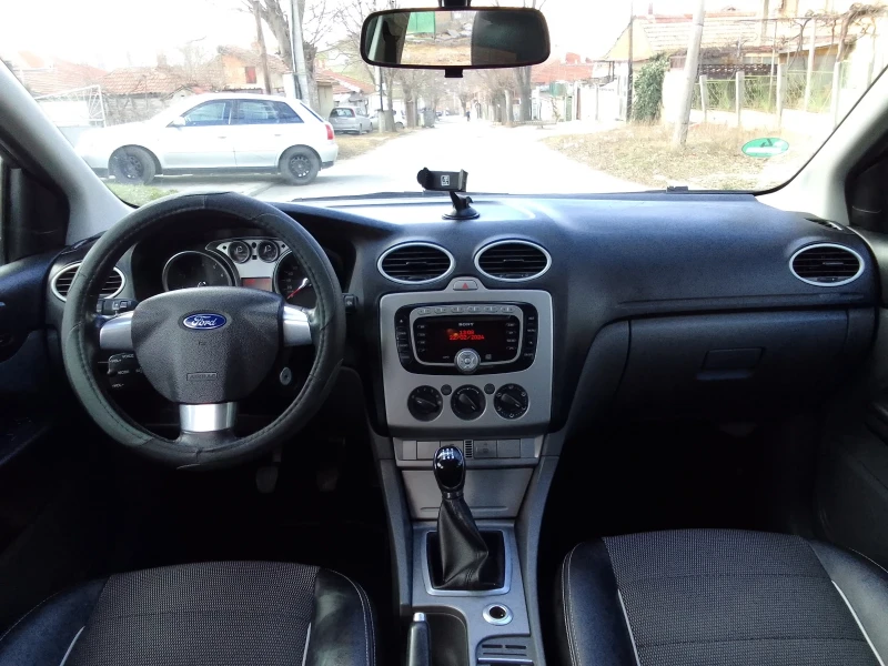 Ford Focus 1.8i Климатик Кожа, снимка 9 - Автомобили и джипове - 48462405