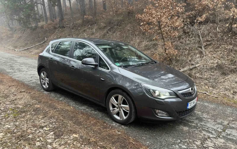 Opel Astra 1.7CDTI, снимка 6 - Автомобили и джипове - 49316247