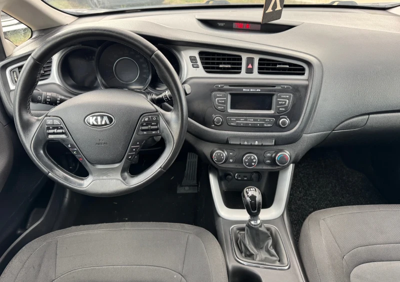 Kia Ceed 1.4i * 6 скорости , снимка 6 - Автомобили и джипове - 51947590