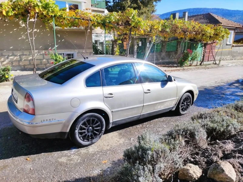 VW Passat 5.5, снимка 6 - Автомобили и джипове - 52278845