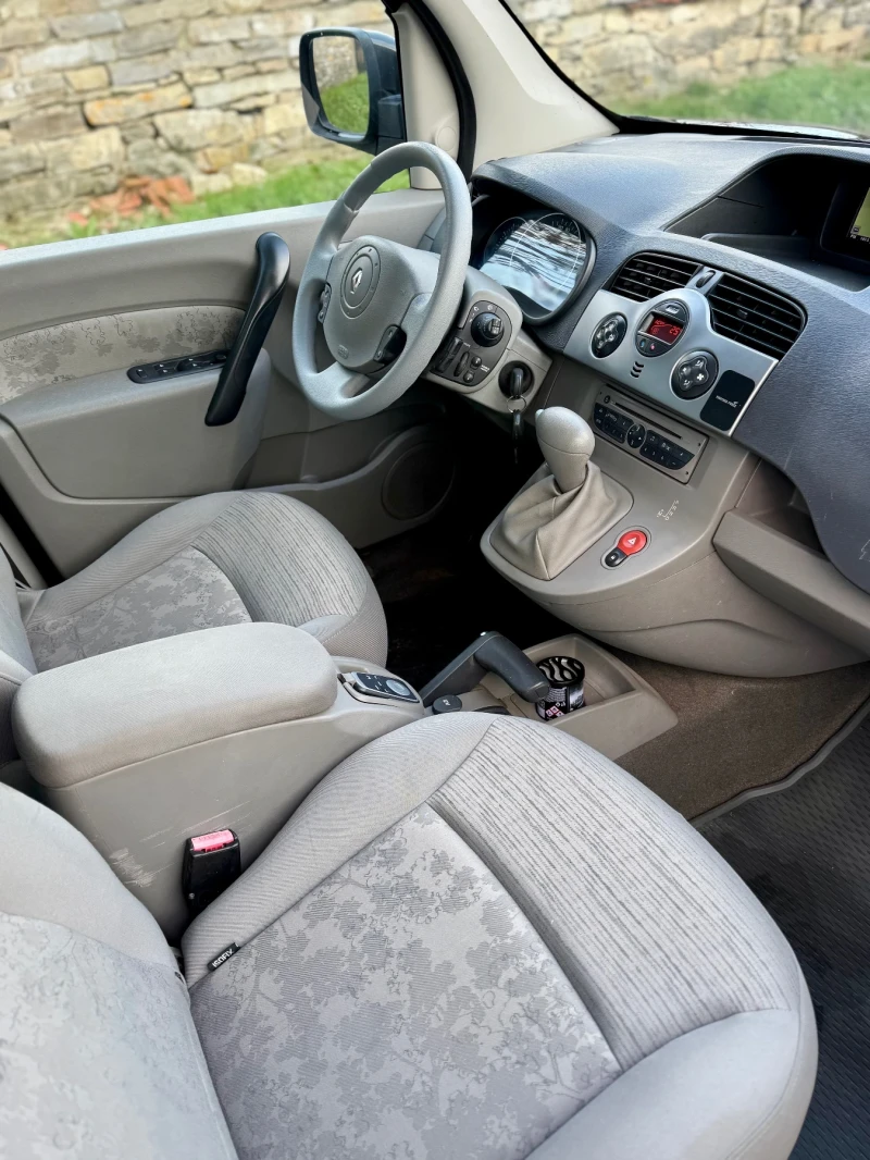 Renault Kangoo 1.6/Aut/Facelift, снимка 6 - Автомобили и джипове - 52920496
