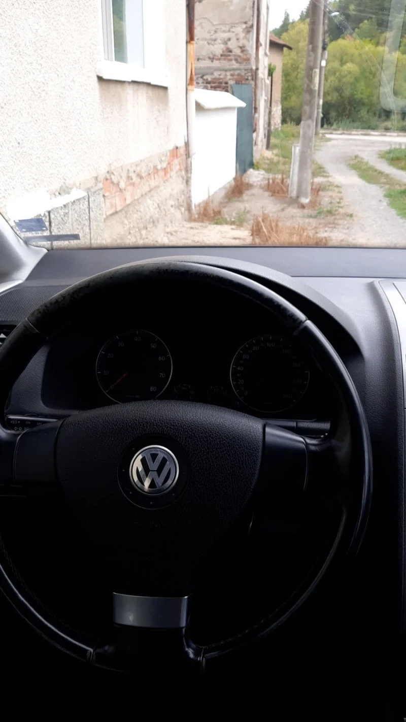 VW Touran 1.4, снимка 6 - Автомобили и джипове - 53084002