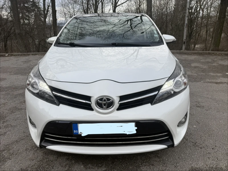 Toyota Verso 1.6 D4D , снимка 2 - Автомобили и джипове - 53397946