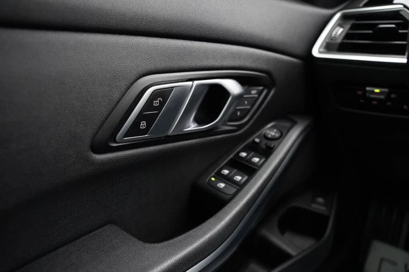 BMW 330 2021* БЕЗ АНАЛОГ, снимка 15 - Автомобили и джипове - 53593346