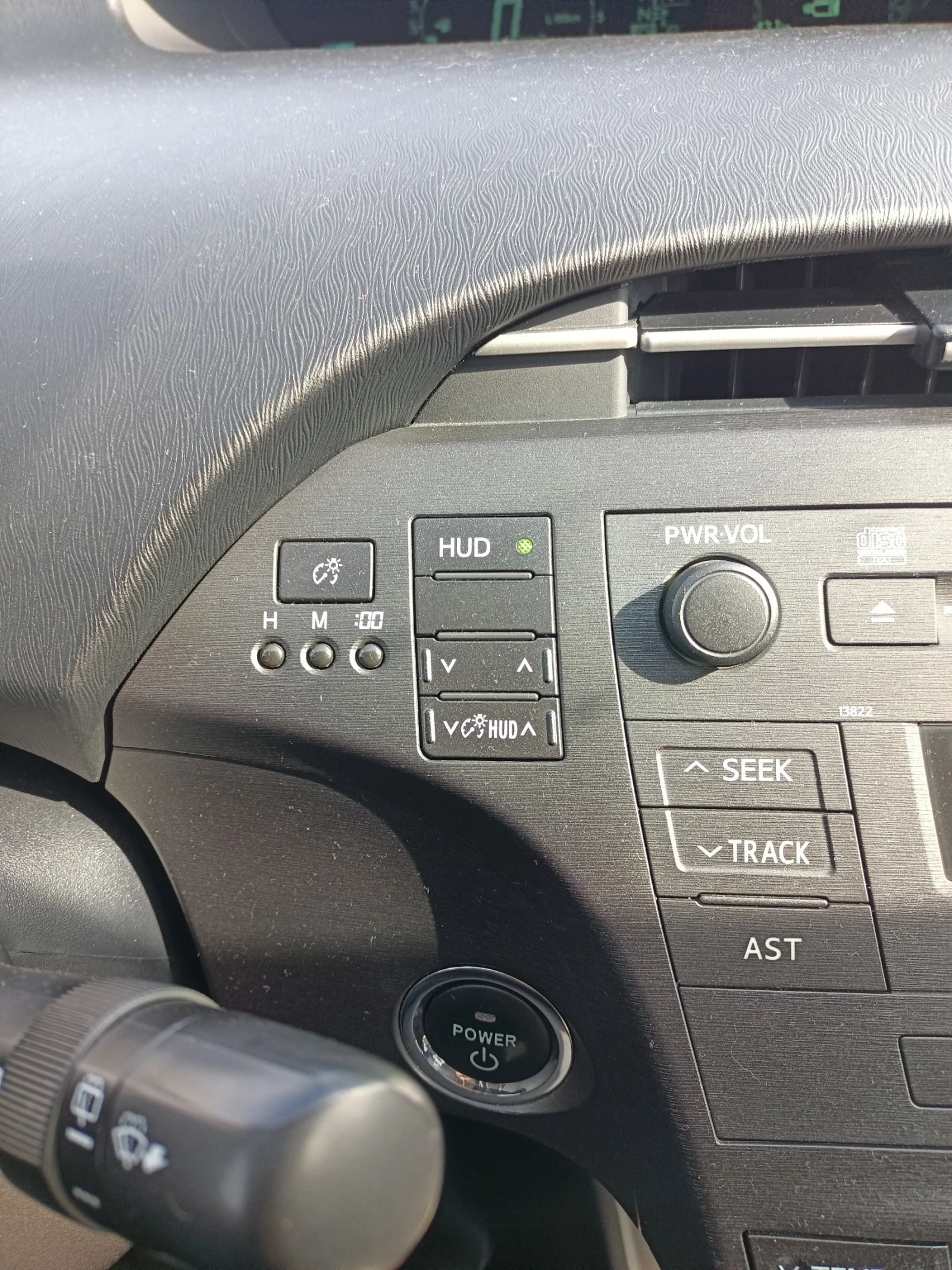 Toyota Prius 1.8 HYBRID - изображение 10