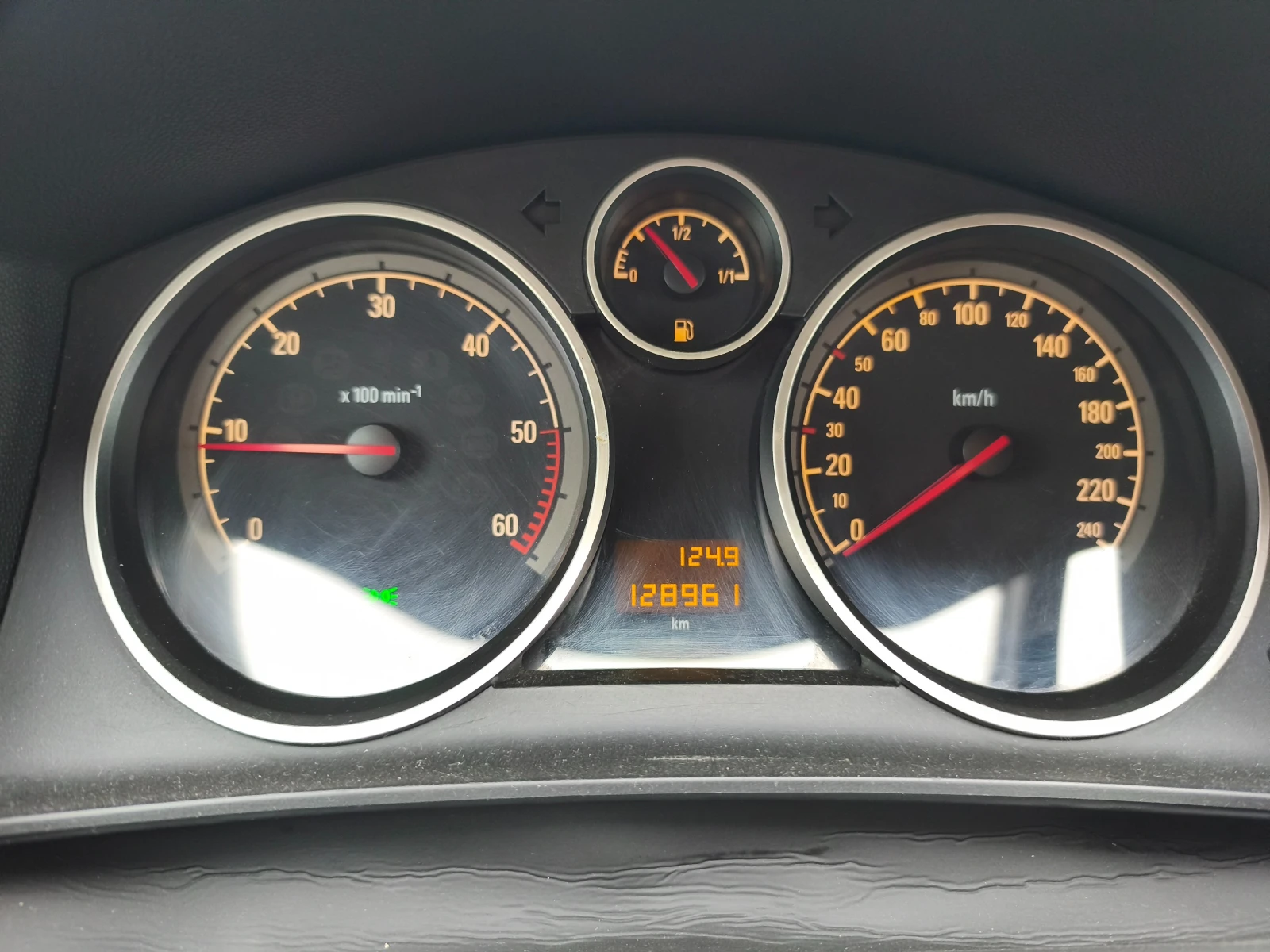 Opel Astra 1.7 GTC - изображение 7
