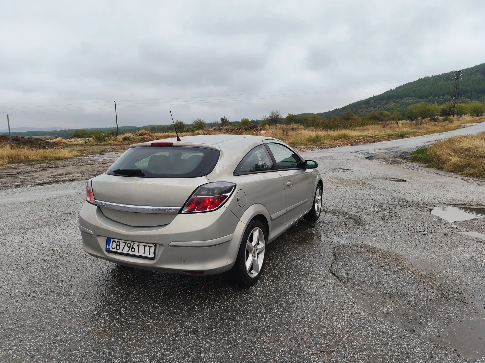 Opel Astra 1.7 GTC - изображение 5