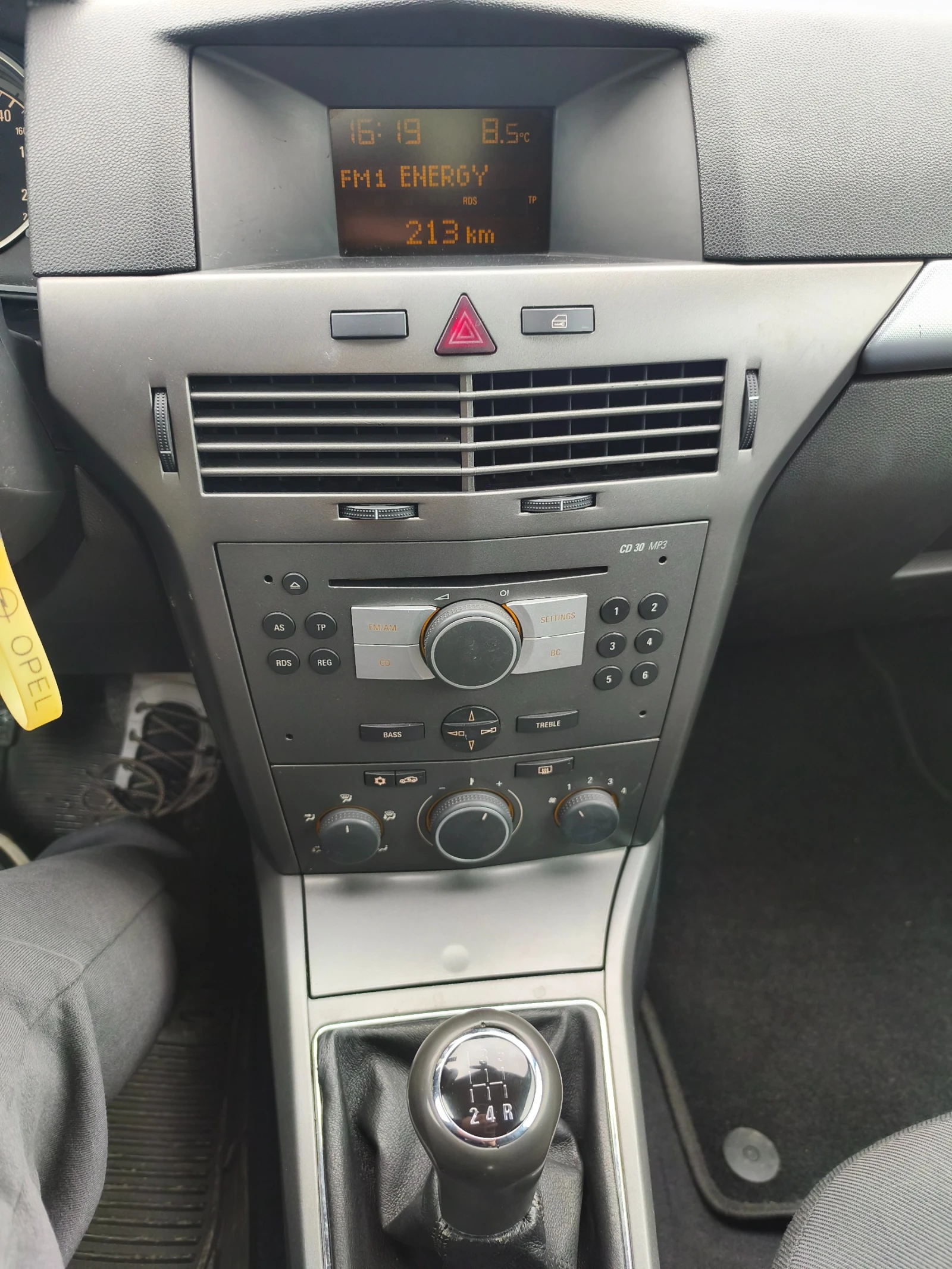 Opel Astra 1.7 GTC - изображение 8