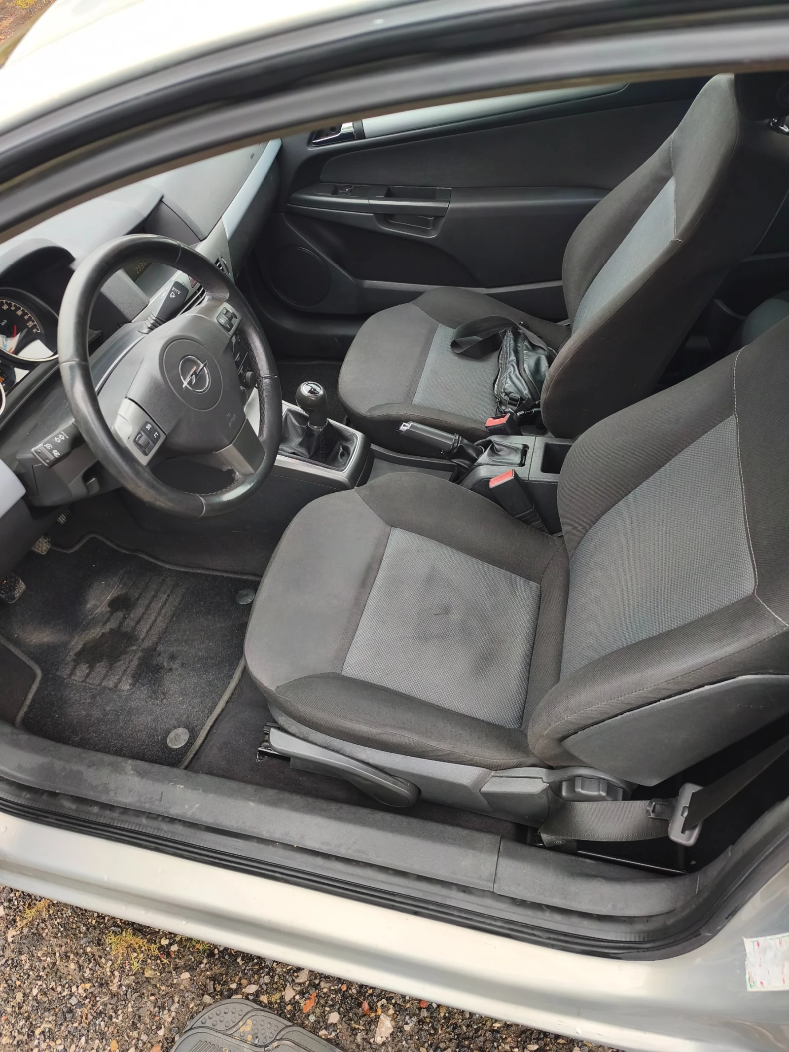 Opel Astra 1.7 GTC - изображение 10