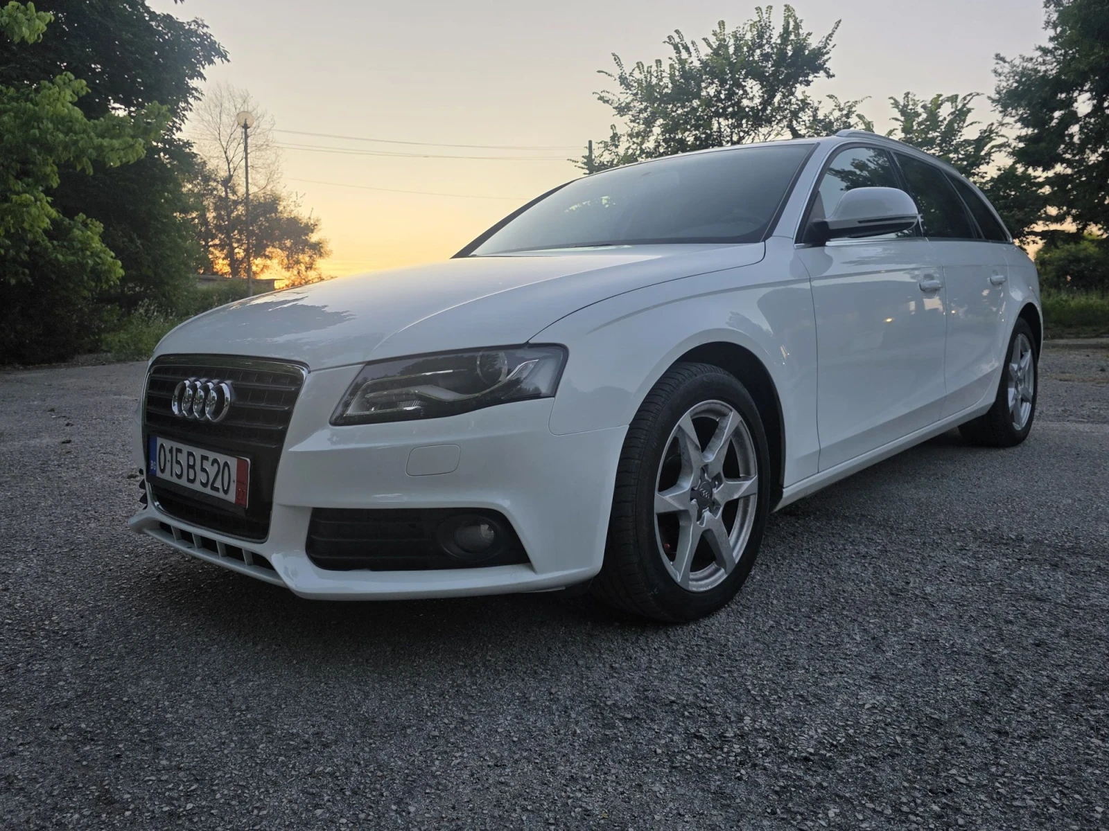 Audi A4 2.0 TDI-143 FULL LED KSENON AUTOMAT, снимка 3 - Автомобили и джипове - 53342754