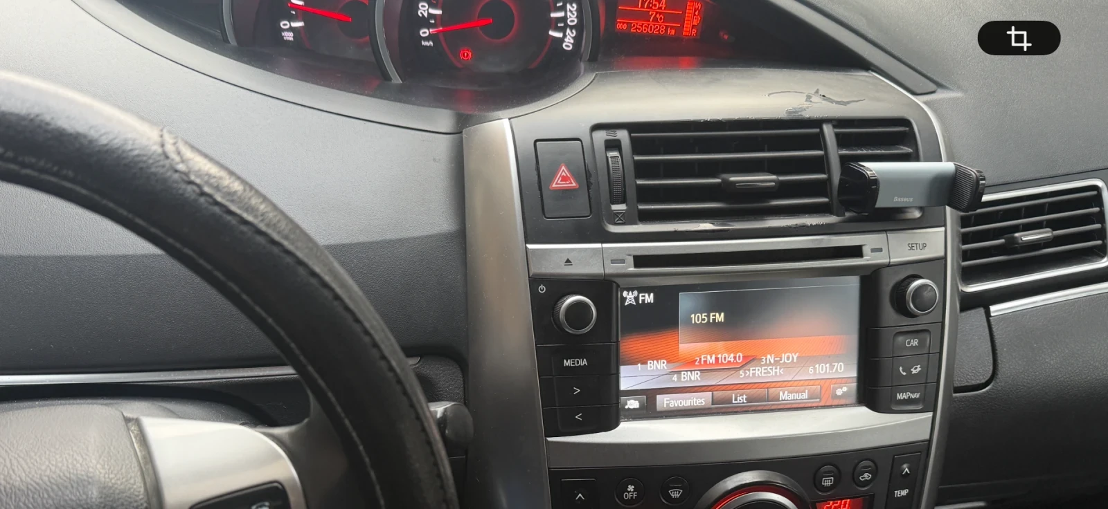 Toyota Verso 1.6 D4D , снимка 17 - Автомобили и джипове - 53397946