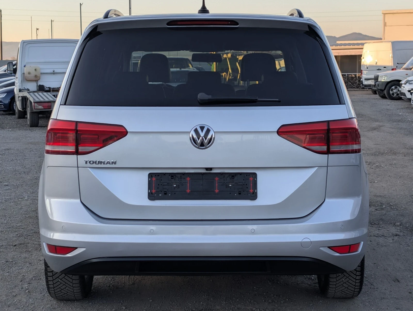 VW Touran 2.0TDI* 6+ 1* Кожа* Нави - изображение 6