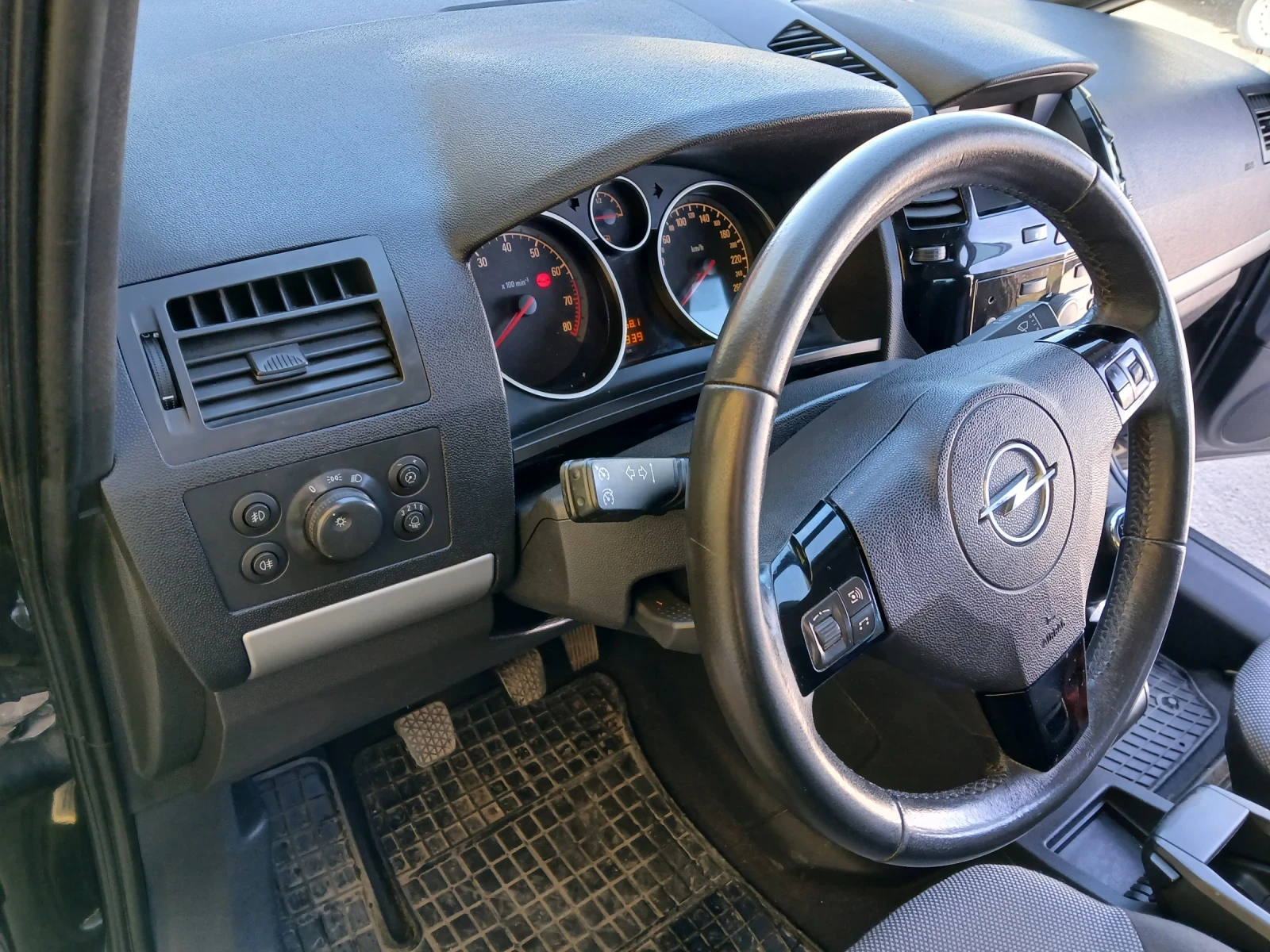 Opel Zafira B-1, 6 Gas/Metan, снимка 12 - Автомобили и джипове - 53825767