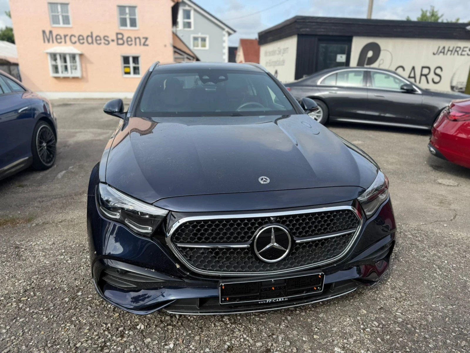 Mercedes-Benz E 220 AMG Superscreen Panorama, снимка 5 - Автомобили и джипове - 54646932