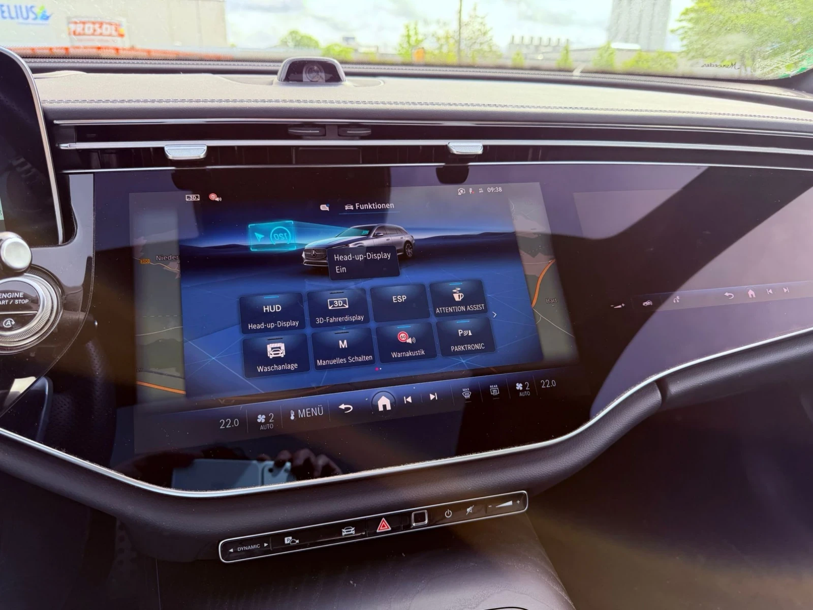Mercedes-Benz E 220 AMG Superscreen Panorama, снимка 8 - Автомобили и джипове - 54646932
