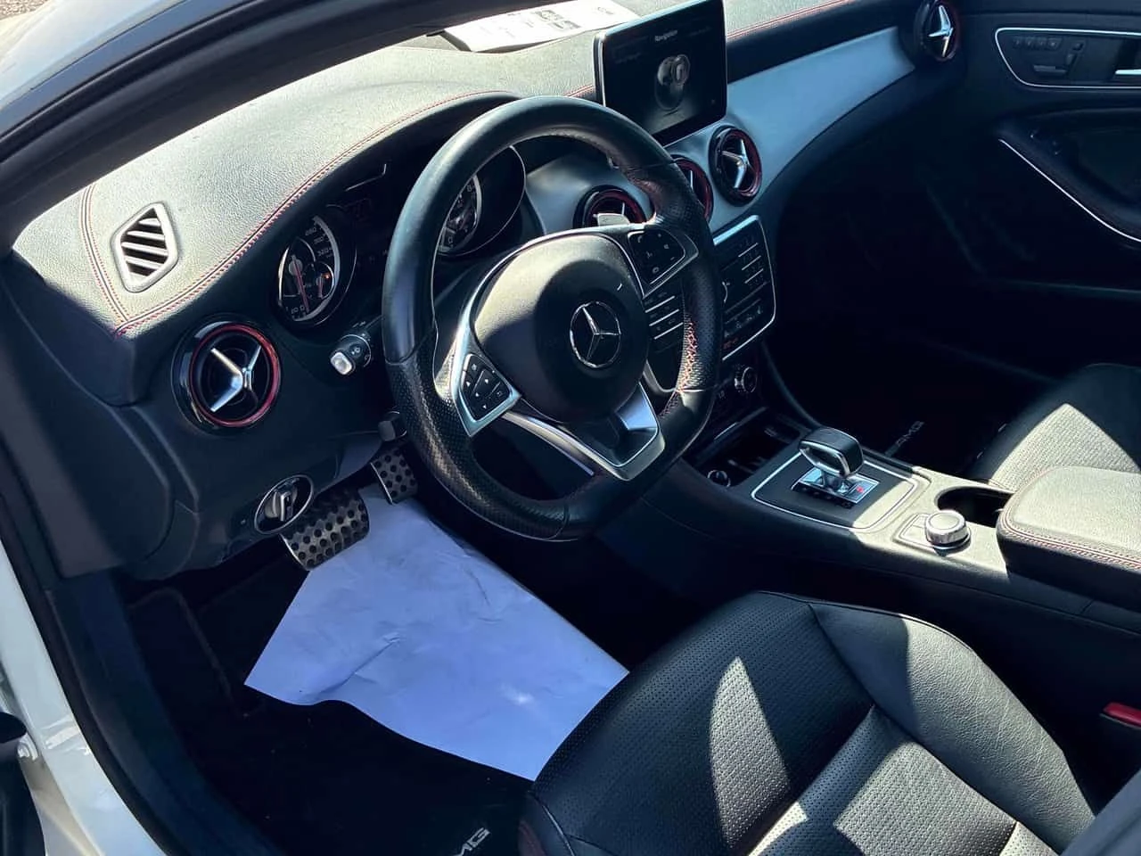 Mercedes-Benz CLA 45 AMG * CARFAX * ПАНО * KEYLESS * ПОДГРЕВ, снимка 5 - Автомобили и джипове - 54736397