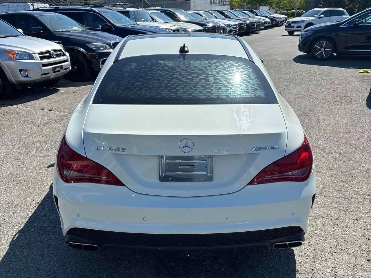 Mercedes-Benz CLA 45 AMG * CARFAX * ПАНО * KEYLESS * ПОДГРЕВ, снимка 4 - Автомобили и джипове - 54736397