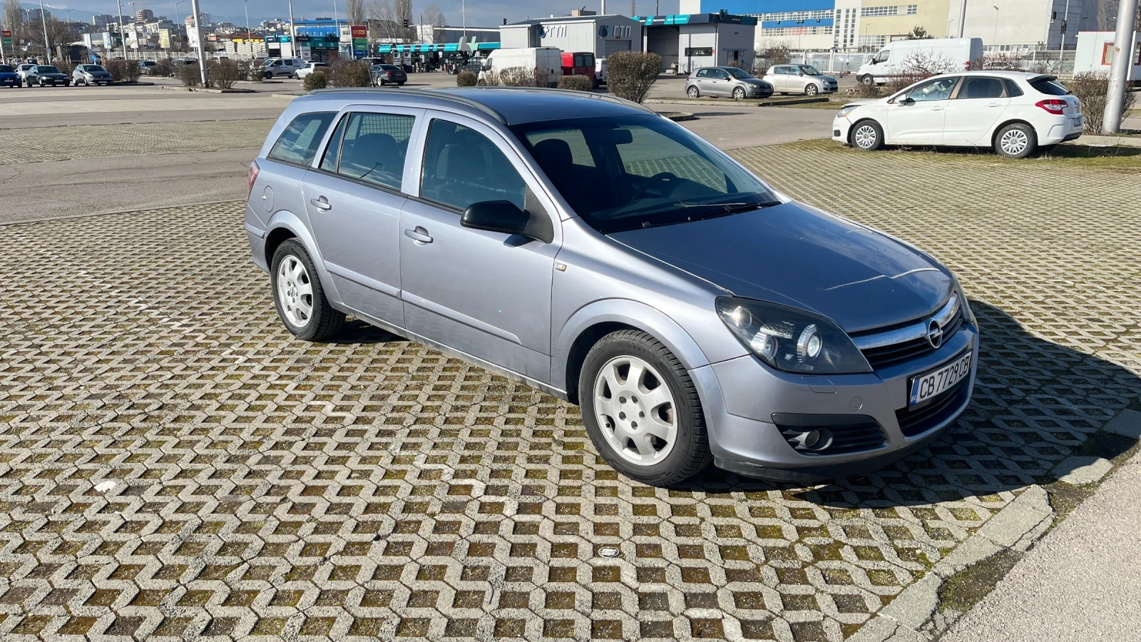 Opel Astra Caravan 1.9 CDTI 120, снимка 8 - Автомобили и джипове - 54870196