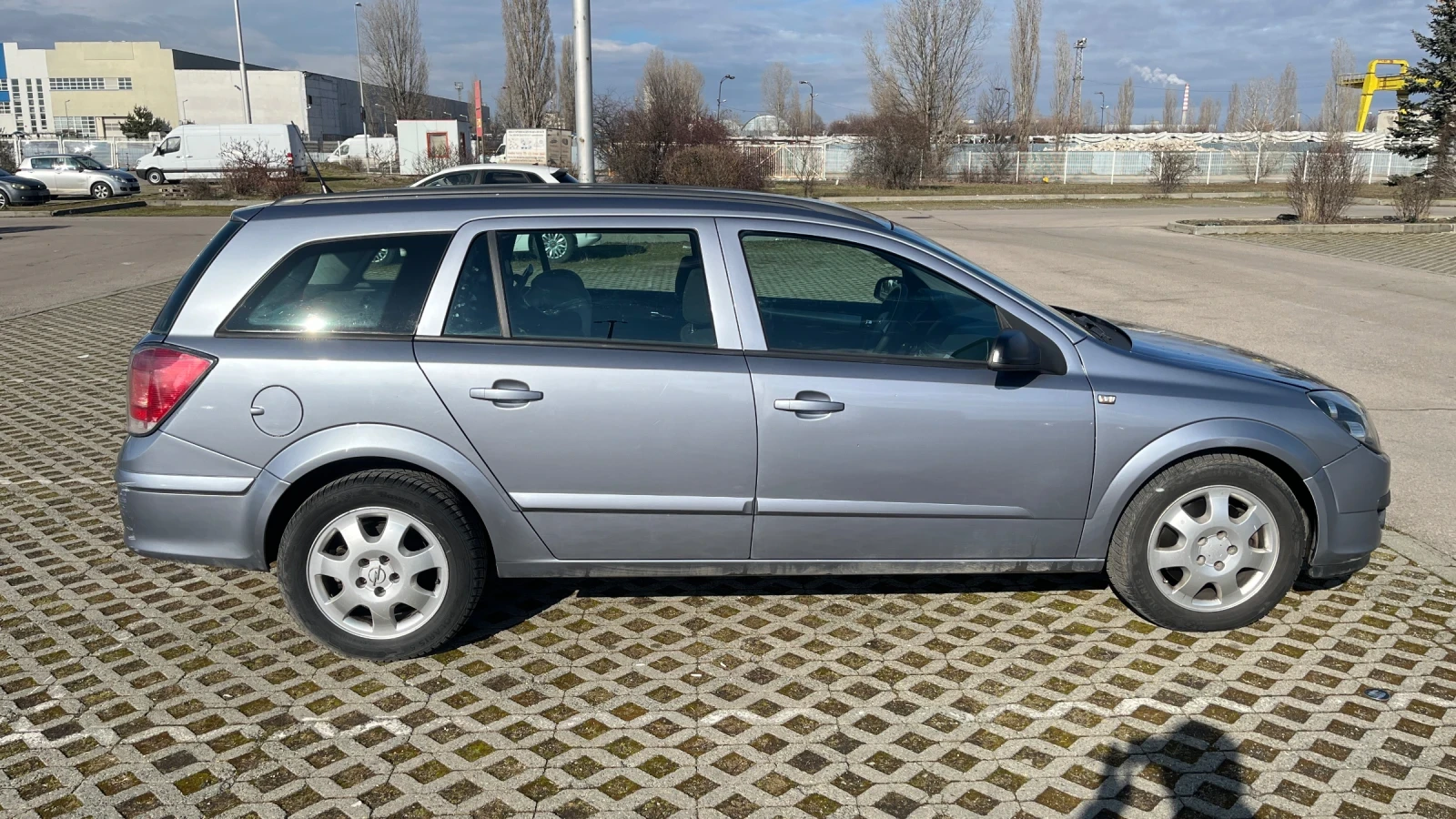 Opel Astra Caravan 1.9 CDTI 120, снимка 7 - Автомобили и джипове - 54870196