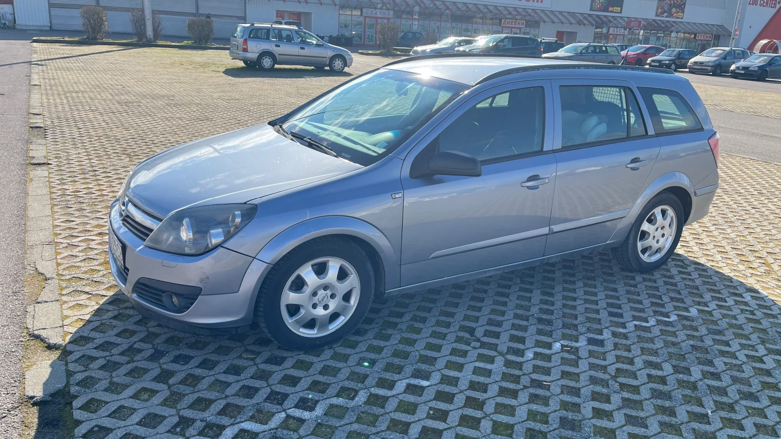 Opel Astra Caravan 1.9 CDTI 120, снимка 2 - Автомобили и джипове - 54870196