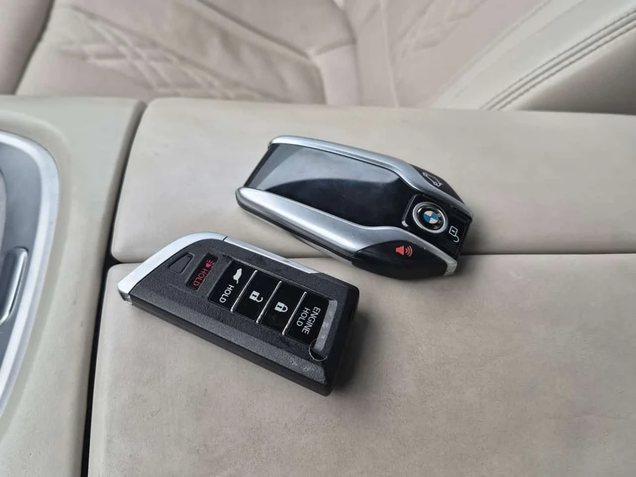 BMW 750 LI XDRIVE| MASSAGE| TEЛЕВИЗОРИ| HUD| ПАНО| 2 КЛЮЧА, снимка 17 - Автомобили и джипове - 55032690