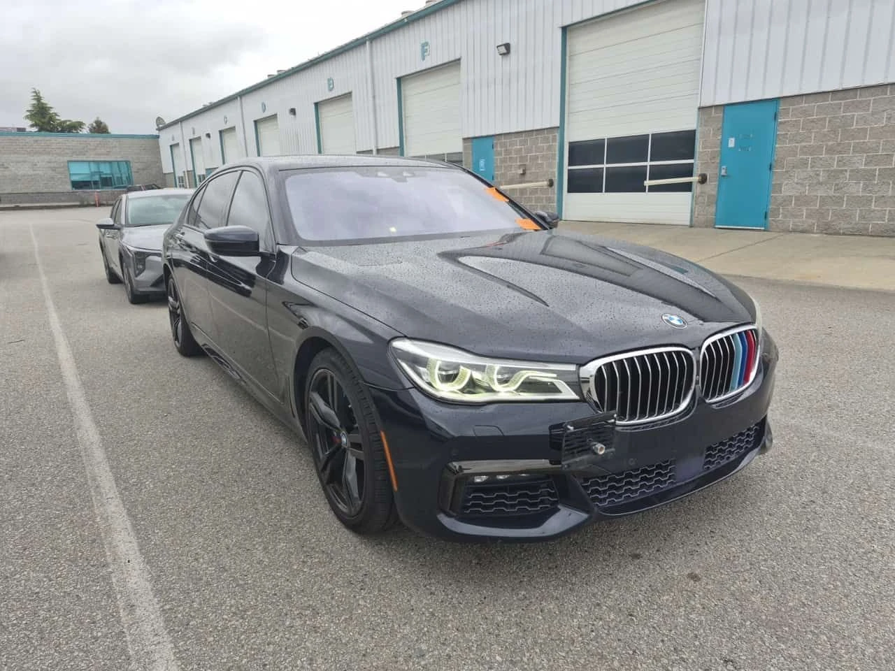 BMW 750 LI XDRIVE| MASSAGE| TEЛЕВИЗОРИ| HUD| ПАНО| 2 КЛЮЧА, снимка 2 - Автомобили и джипове - 55032690