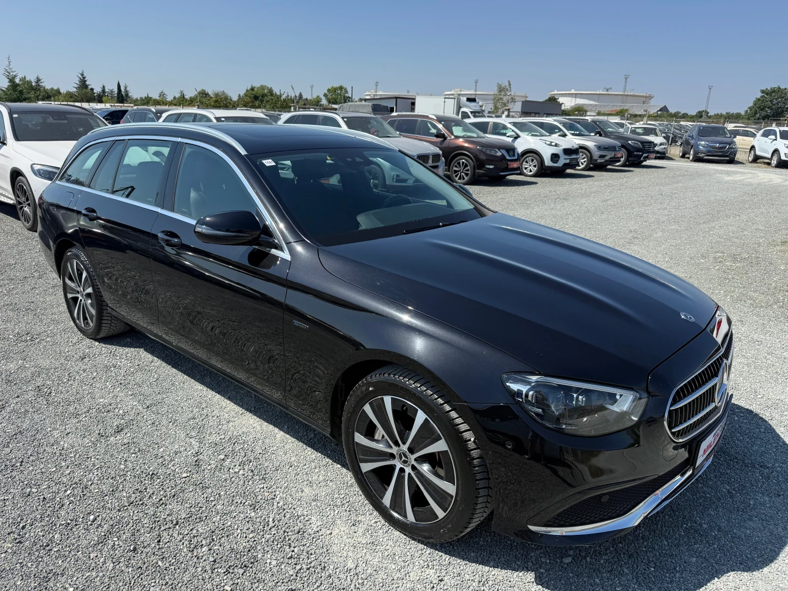 Mercedes-Benz E 300 (KATO НОВА)^(4-MATIC)^(PLUG-IN ХИБРИД), снимка 3 - Автомобили и джипове - 55638703