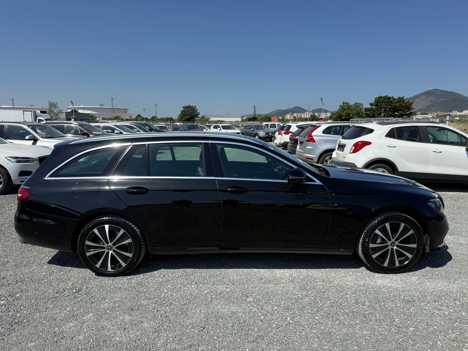 Mercedes-Benz E 300 (KATO НОВА)^(4-MATIC)^(PLUG-IN ХИБРИД), снимка 4 - Автомобили и джипове - 55638703