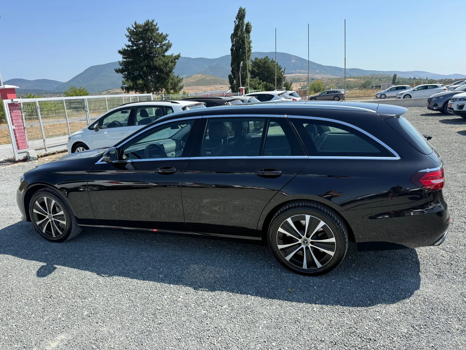Mercedes-Benz E 300 (KATO НОВА)^(4-MATIC)^(PLUG-IN ХИБРИД), снимка 8 - Автомобили и джипове - 55638703