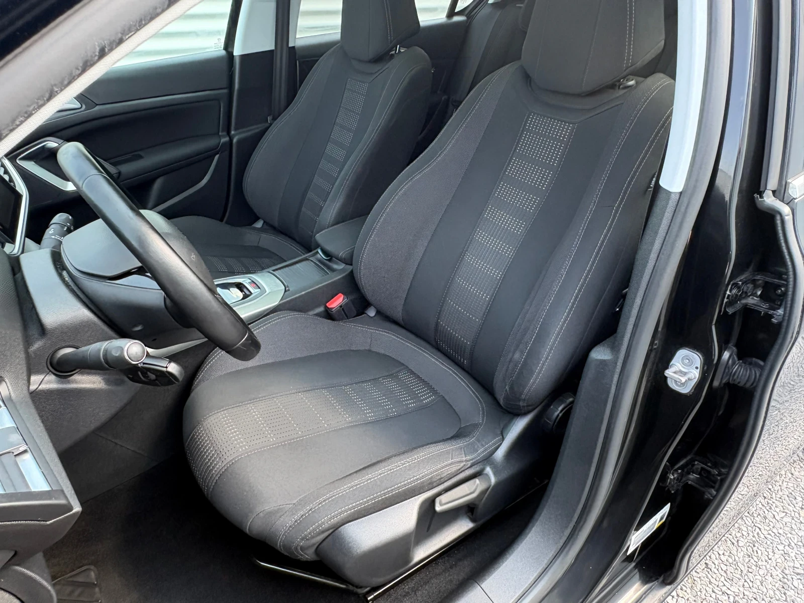 Peugeot 308 1.6HDI-АВТОМАТИК-ПАМОРАМА, снимка 12 - Автомобили и джипове - 55656466