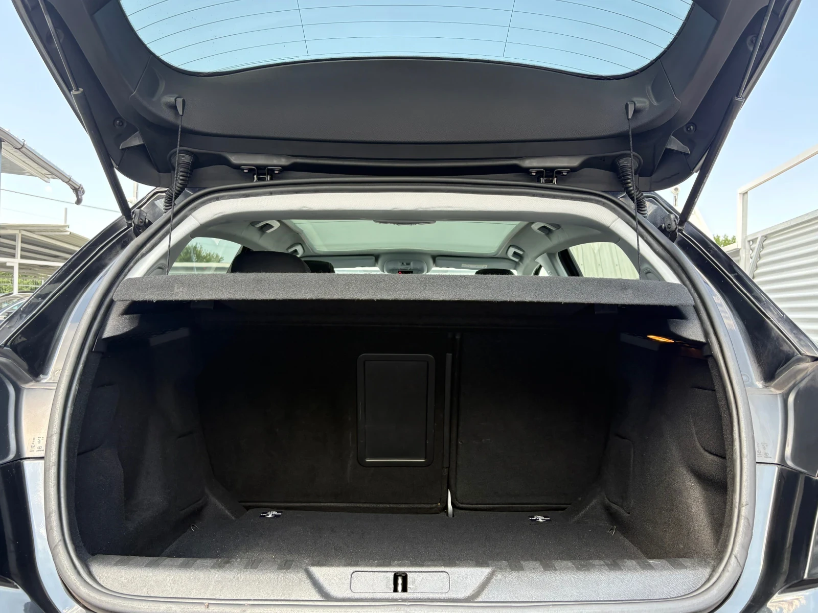 Peugeot 308 1.6HDI-АВТОМАТИК-ПАМОРАМА, снимка 7 - Автомобили и джипове - 55656466