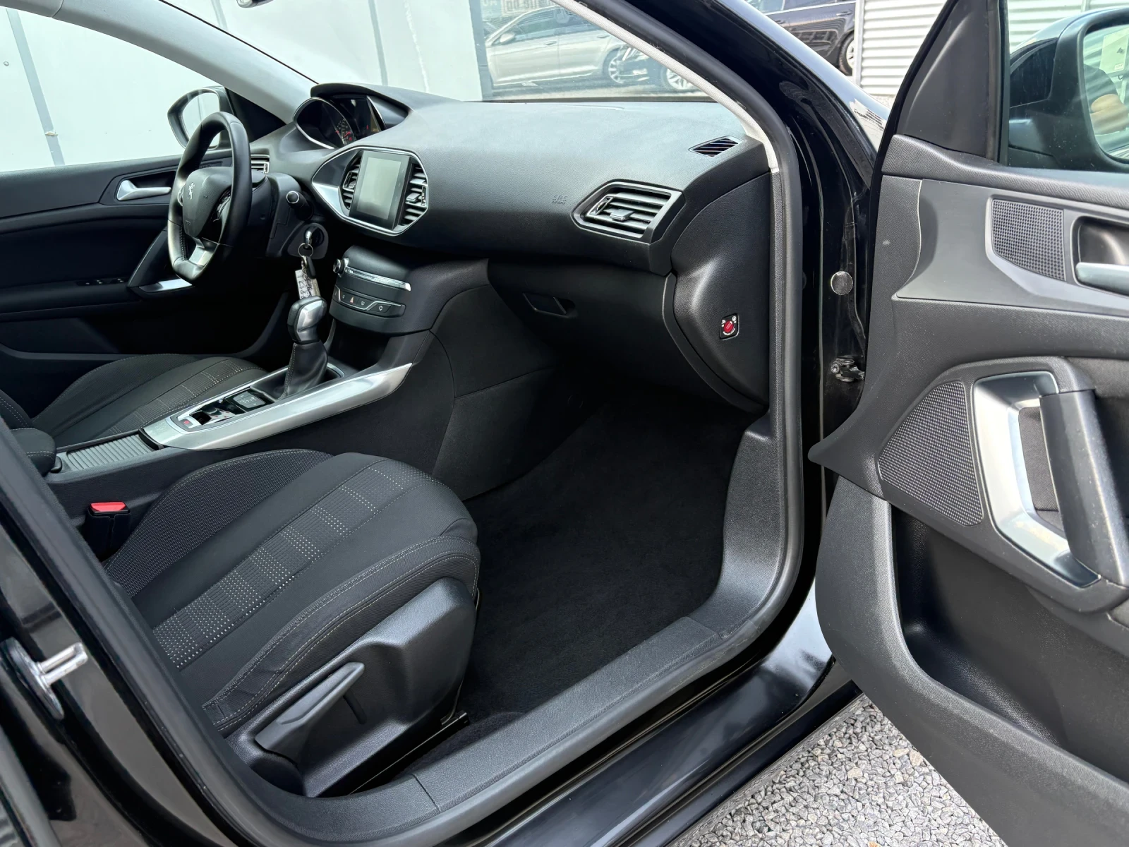 Peugeot 308 1.6HDI-АВТОМАТИК-ПАМОРАМА, снимка 9 - Автомобили и джипове - 55656466
