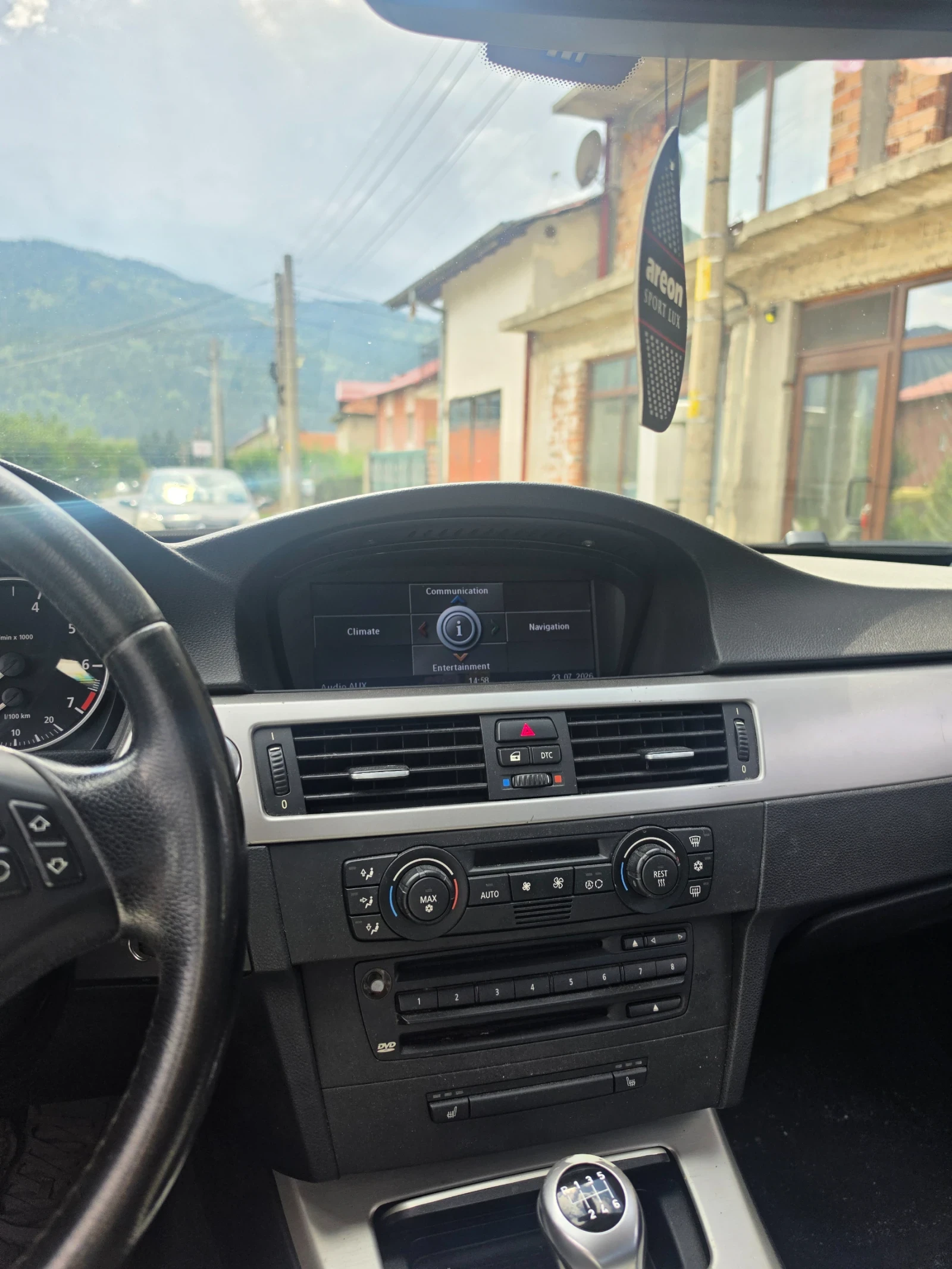 BMW 320, снимка 6 - Автомобили и джипове - 55686333