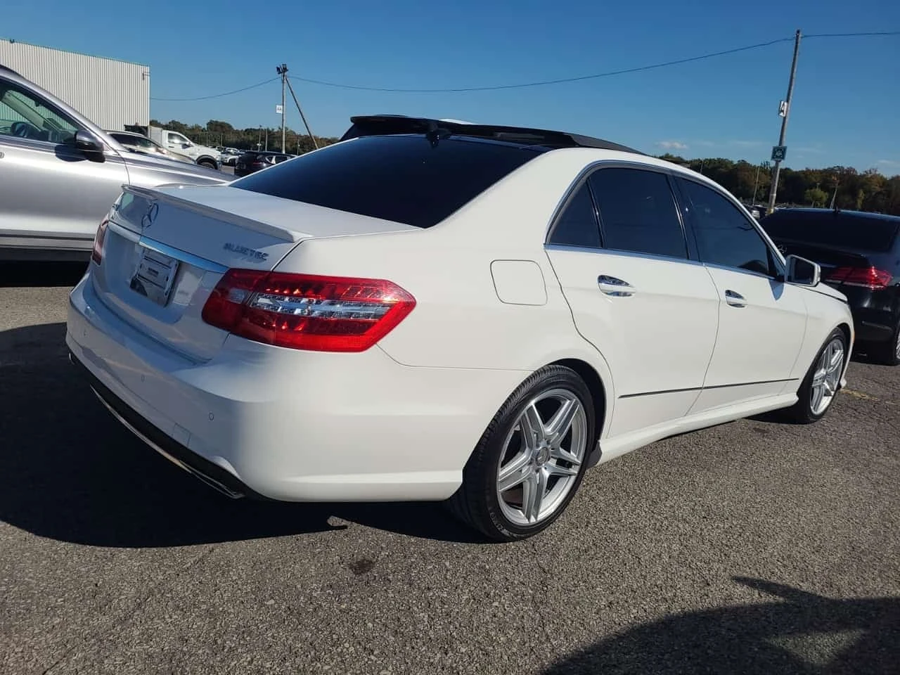 Mercedes-Benz E 350 4MATIC * ПАНОРАМА * КАМЕРА * CARFAX * , снимка 3 - Автомобили и джипове - 56194449