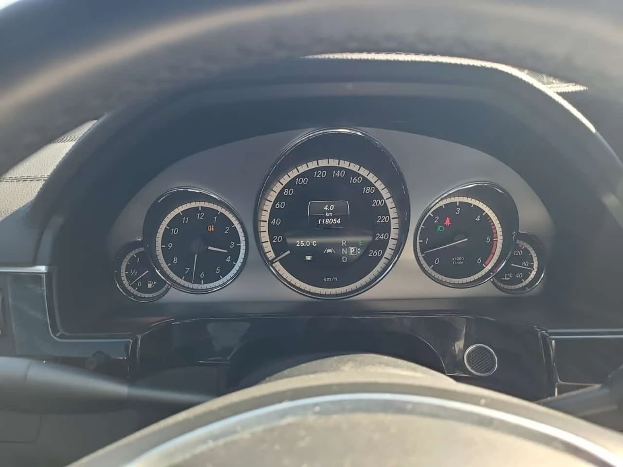 Mercedes-Benz E 350 4MATIC * ПАНОРАМА * КАМЕРА * CARFAX * , снимка 8 - Автомобили и джипове - 56194449