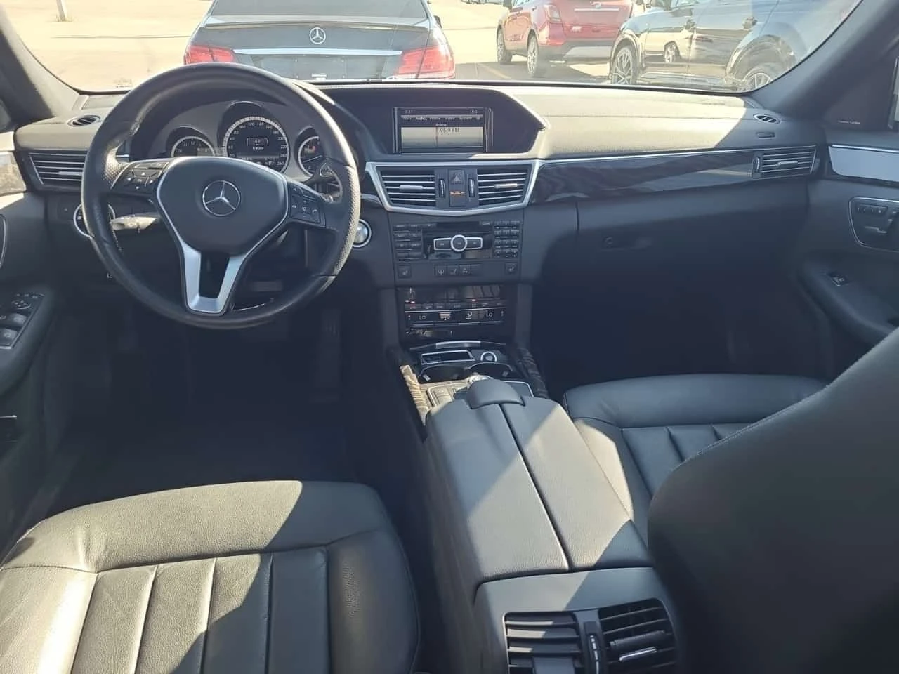 Mercedes-Benz E 350 4MATIC * ПАНОРАМА * КАМЕРА * CARFAX * , снимка 7 - Автомобили и джипове - 56194449