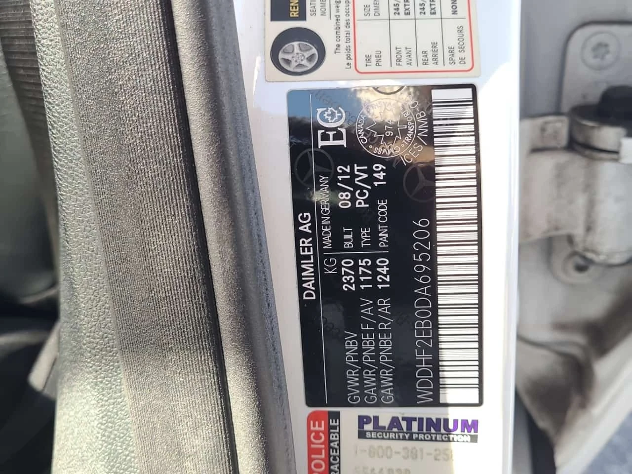 Mercedes-Benz E 350 4MATIC * ПАНОРАМА * КАМЕРА * CARFAX * , снимка 14 - Автомобили и джипове - 56194449