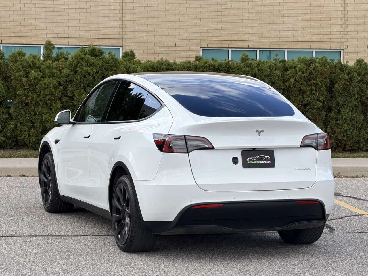 Tesla Model Y LONG RANGE | AWD No-Accident Clean Carfax, снимка 8 - Автомобили и джипове - 56703314