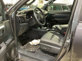 Toyota Hilux 2.8 AT AWD MHEV DC Invincible , снимка 5