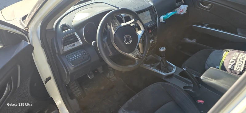 SsangYong Tivoli 1.6i gaz, снимка 5 - Автомобили и джипове - 52536320