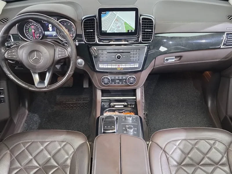 Mercedes-Benz GLS 500 4MATIC AMG Pack, снимка 7 - Автомобили и джипове - 54909561