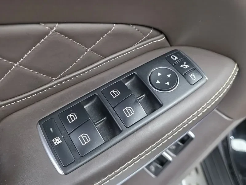Mercedes-Benz GLS 500 4MATIC AMG Pack, снимка 14 - Автомобили и джипове - 54909561