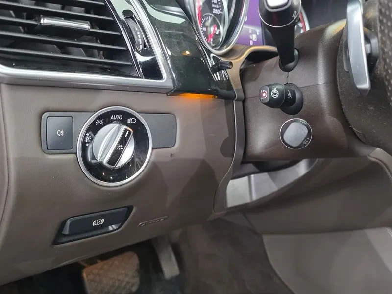 Mercedes-Benz GLS 500 4MATIC AMG Pack, снимка 15 - Автомобили и джипове - 54909561